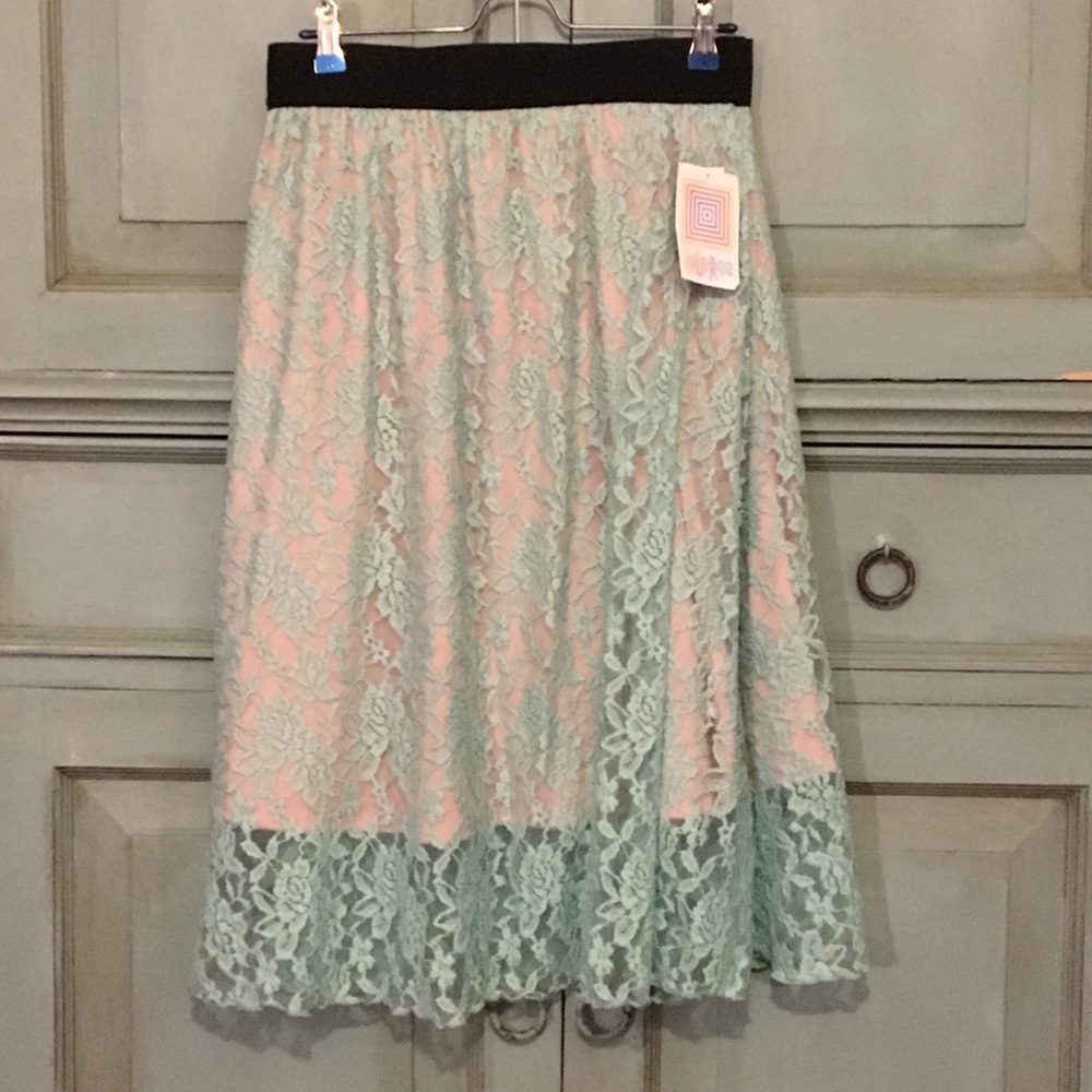 New with tags LuLaRoe Lola m skirt